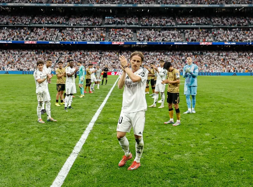 وداع مؤثر لمودريتش في ختام مشواره مع ريال مدريد وداع مؤثر لمودريتش في ختام مشواره مع ريال مدريد