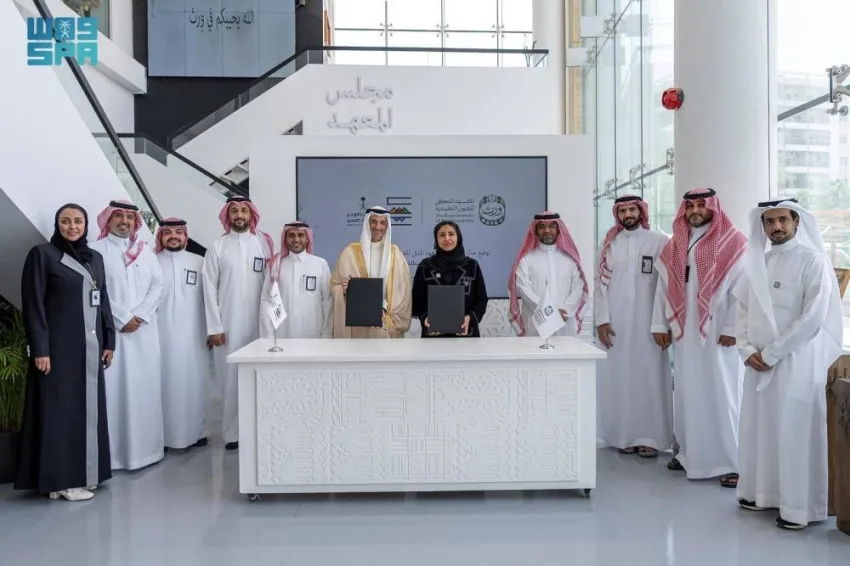 ورثة وتطوير عسير تبرم اتفاقية لتعزيز الحرف ودعم القطاع التقليدي ورثة وتطوير عسير تبرم اتفاقية لتعزيز الحرف ودعم القطاع التقليدي
