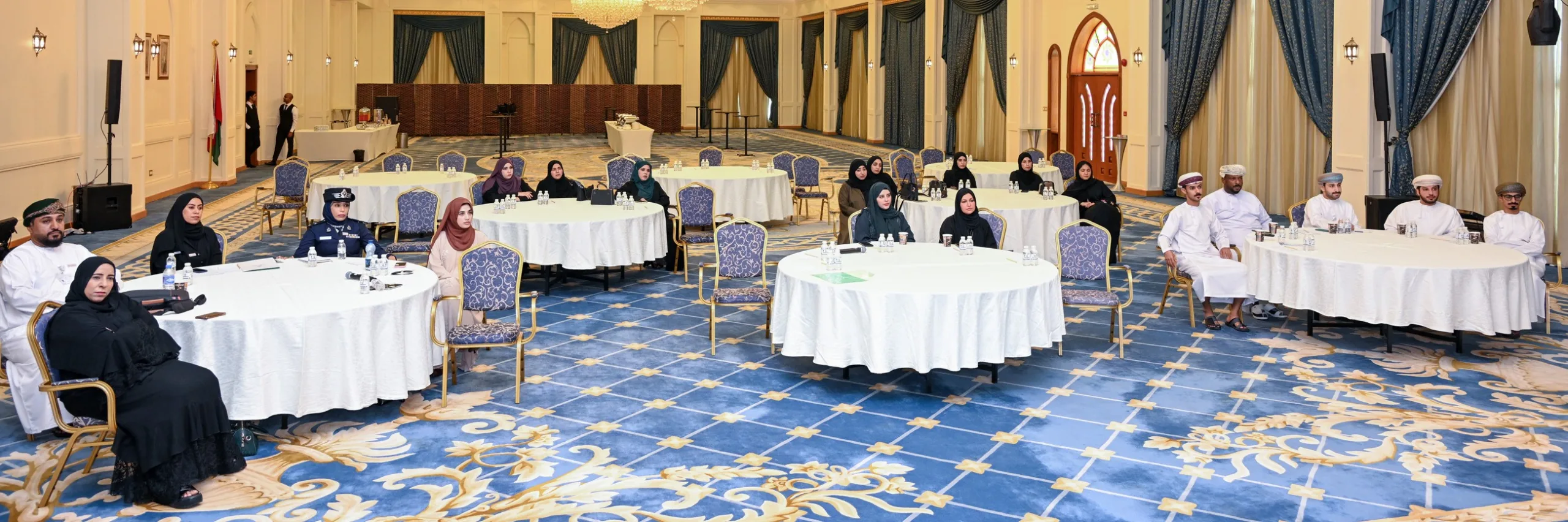 ورشة عمل تقدم مؤشرات الاتجار بالبشر وتعزز الوعي بمخاطره ورشة عمل تقدم مؤشرات الاتجار بالبشر وتعزز الوعي بمخاطره
