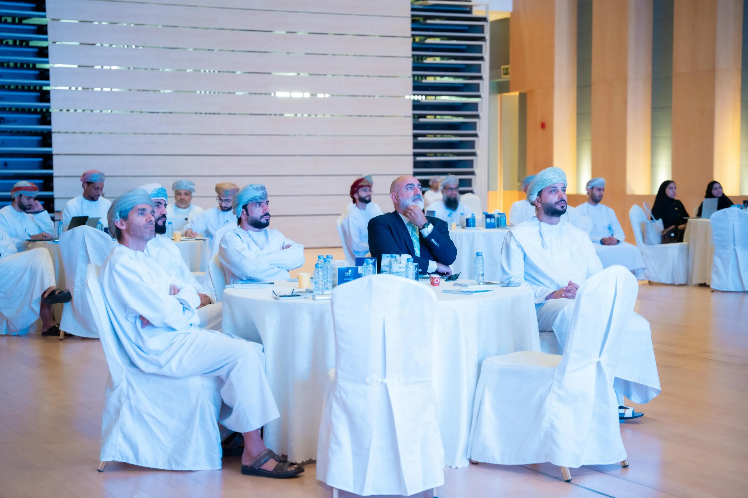 ورشة عمل لتسليط الضوء على دعم المشاريع العمانية في تقليل انبعاثات الطيران وتعزيز الاستدامة ورشة عمل لتسليط الضوء على دعم المشاريع العمانية في تقليل انبعاثات الطيران وتعزيز الاستدامة