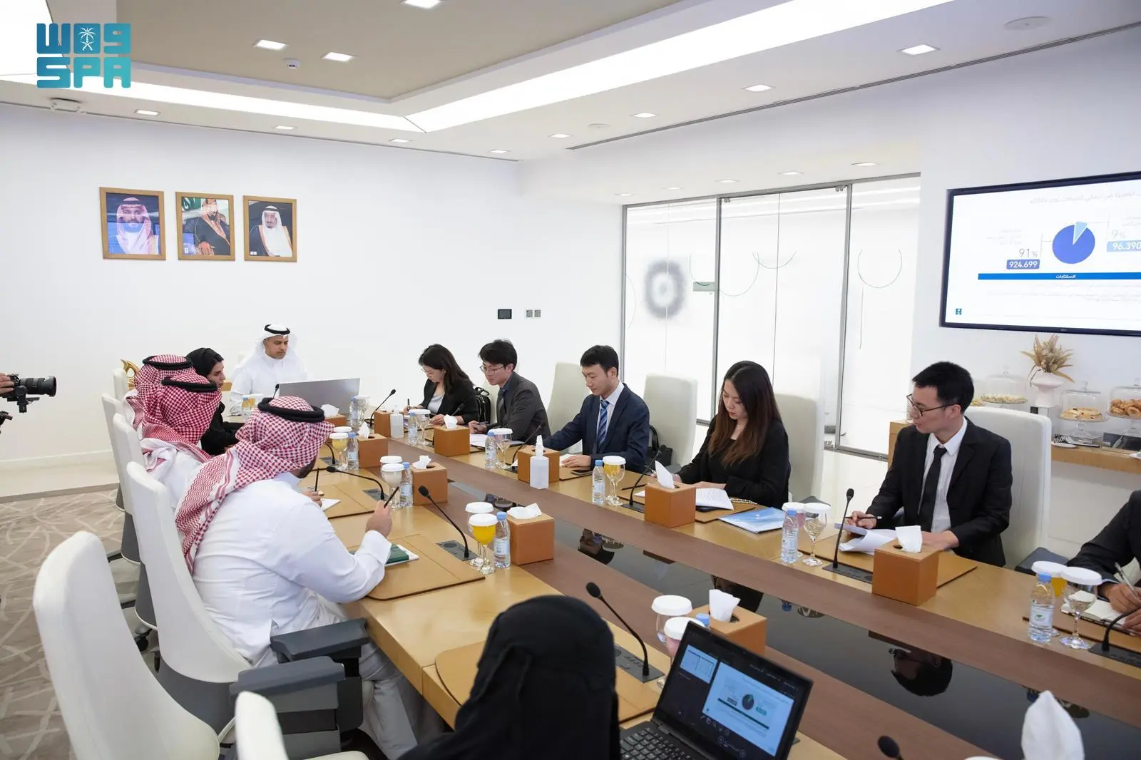 وزارة التجارة تلتقي بممثلي وزارة التجارة الصينية لبحث الحلول السريعة لمشاكل المستهلك في صناعة السيارات. وزارة التجارة تلتقي بممثلي وزارة التجارة الصينية لبحث الحلول السريعة لمشاكل المستهلك في صناعة السيارات.
