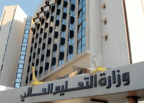 وزارة التعليم السورية الانتقالية تحظر ترويج الطائفية أو الكراهية أو العنصرية