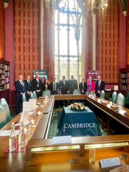 وزارة التعليم تتعاون مع Cambridge University Press & Assessment لتعزيز تدريس وإتقان اللغة الإنجليزية وزارة التعليم تتعاون مع Cambridge University Press & Assessment لتعزيز تدريس وإتقان اللغة الإنجليزية