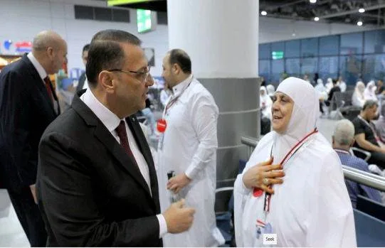 وزارة الداخلية تُعلن انطلاق أول دفعة من حجاج القرعة إلى الأماكن المقدسة وزارة الداخلية تُعلن انطلاق أول دفعة من حجاج القرعة إلى الأماكن المقدسة