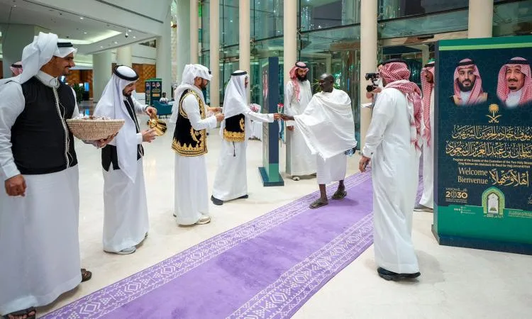 وزارة الشؤون الإسلامية في السعودية تستقبل 1300 حاج من المشاركين في برنامج ضيوف خادم الحرمين وزارة الشؤون الإسلامية في السعودية تستقبل 1300 حاج من المشاركين في برنامج ضيوف خادم الحرمين