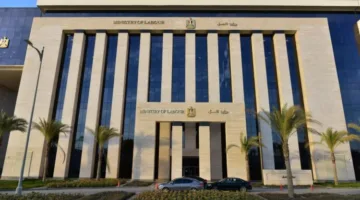 وزارة العمل تؤكد مجددًا على المواطنين: جميع الخدمات مجانية ولا حاجة للوسطاء