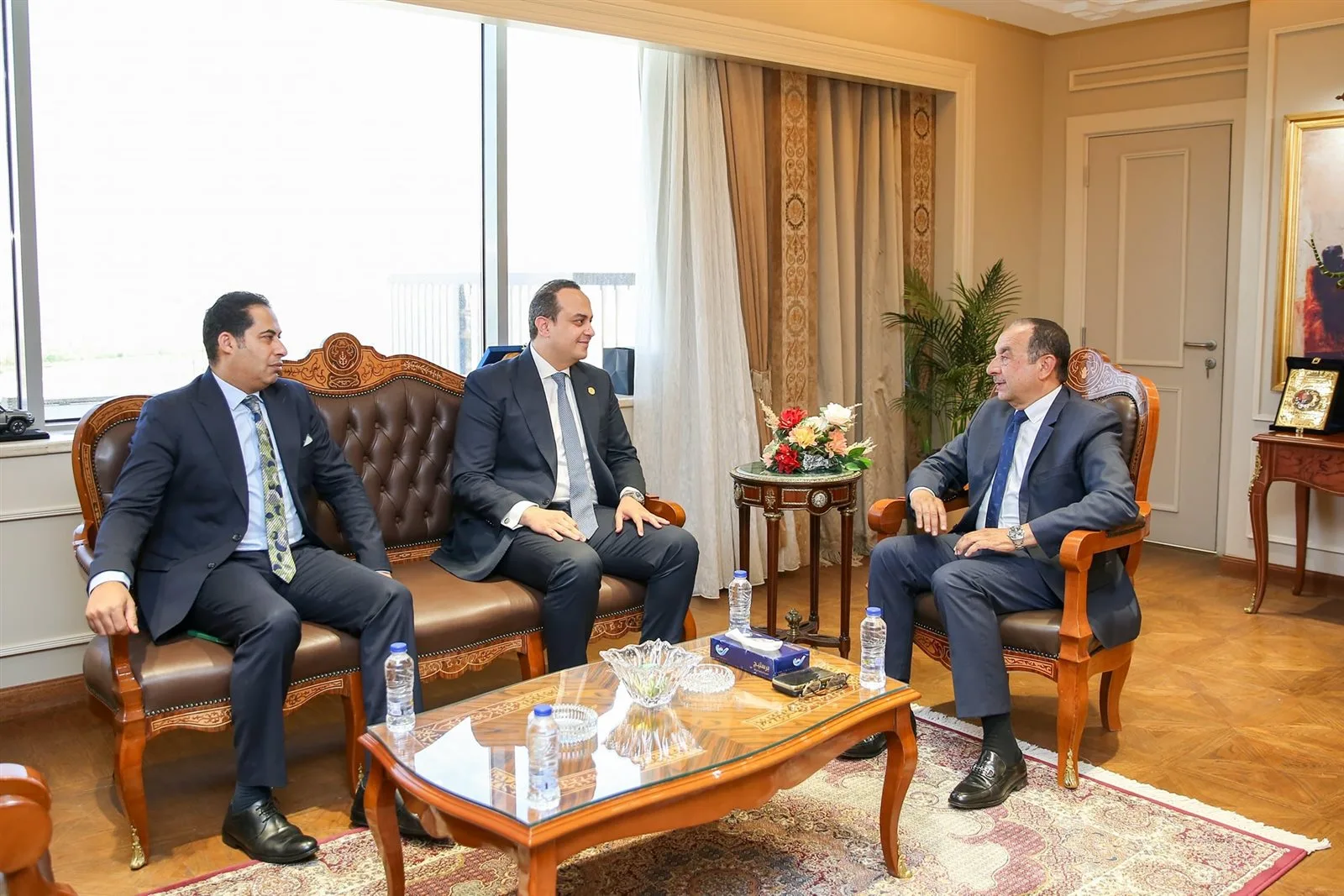 وزارة قطاع الأعمال العام وهيئة الرعاية الصحية تبحثان تعزيز التعاون المشترك لدعم الصناعة