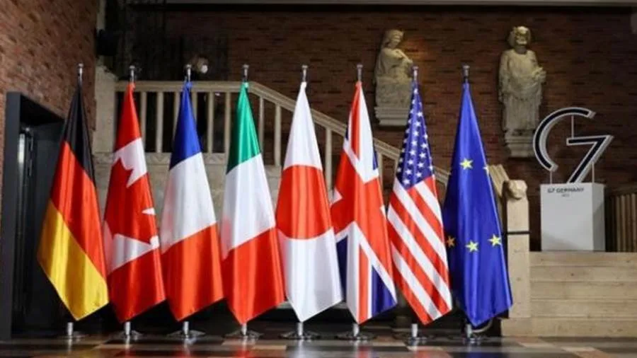 وزراء المالية في مجموعة السبع يعبرون عن تضامنهم في مواجهة تحديات الرسوم الجمركية الأمريكية. وزراء المالية في مجموعة السبع يعبرون عن تضامنهم في مواجهة تحديات الرسوم الجمركية الأمريكية.