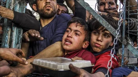 وزير إسرائيلي يحرض على تجويع سكان غزة وقصف مخازن الغذاء.. وإعلام عبري يعتبر قرار توسيع الحرب سيقود لـ”كارثة وفشل”