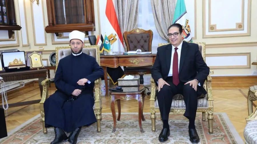 وزير الأوقاف ورئيس جامعة القاهرة يشاركان في نهاية دورة الأئمة حول الإعلام واللغة وزير الأوقاف ورئيس جامعة القاهرة يشاركان في نهاية دورة الأئمة حول الإعلام واللغة