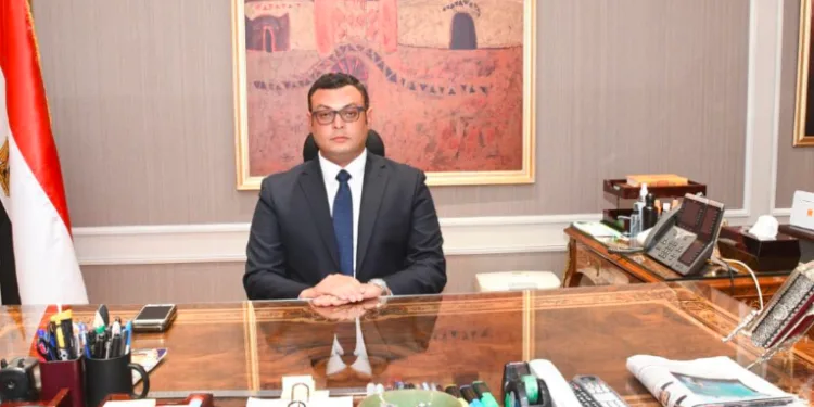 وزير الإسكان: أصبح من الضروري إقامة صناعة تحلية المياه محلياً وزير الإسكان: أصبح من الضروري إقامة صناعة تحلية المياه محلياً