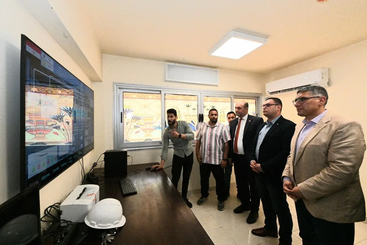 وزير الإسكان ومحافظ الجيزة يدشّن المرحلة الأولى لمرفق مياه الشرب في أوسيم وزير الإسكان ومحافظ الجيزة يدشّن المرحلة الأولى لمرفق مياه الشرب في أوسيم