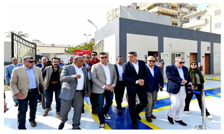 وزير الإسكان ومحافظ السويس يتفقدان محطتي رفع صرف صحي بحي السويس