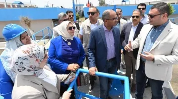 وزير الإسكان ومحافظ الشرقية يراقبان تقدم أعمال مشاريع مياه الشرب والصرف الصحي.