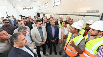 وزير الإسكان ومحافظ الشرقية يقومان بجولة ميدانية لمراجعة مشروعات المياه والصرف الصحي في المحافظة.