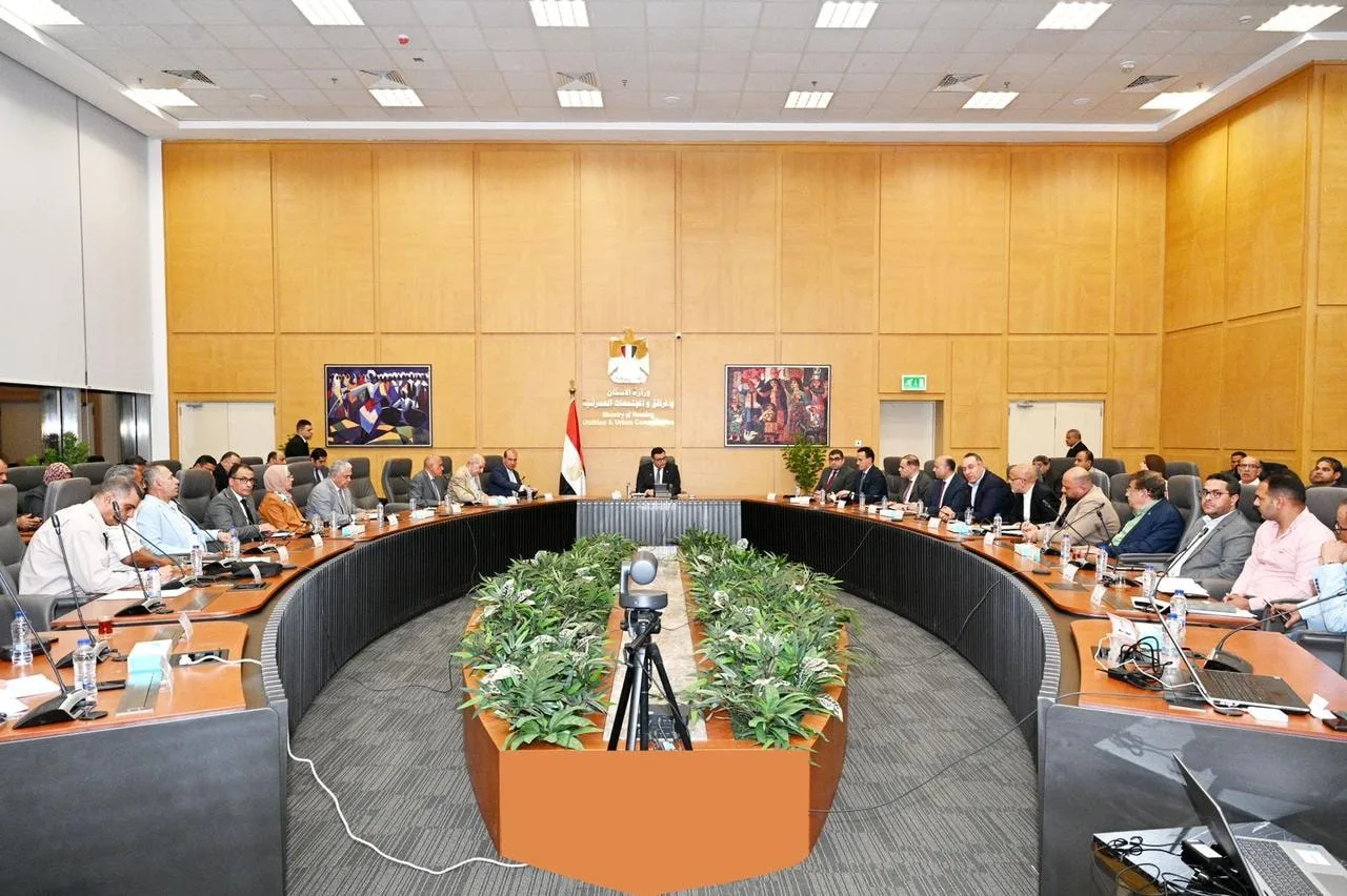 وزير الإسكان يتفقد سير العمل في مشروع “التجلي الأعظم” في مدينة سانت كاترين. وزير الإسكان يتفقد سير العمل في مشروع “التجلي الأعظم” في مدينة سانت كاترين.