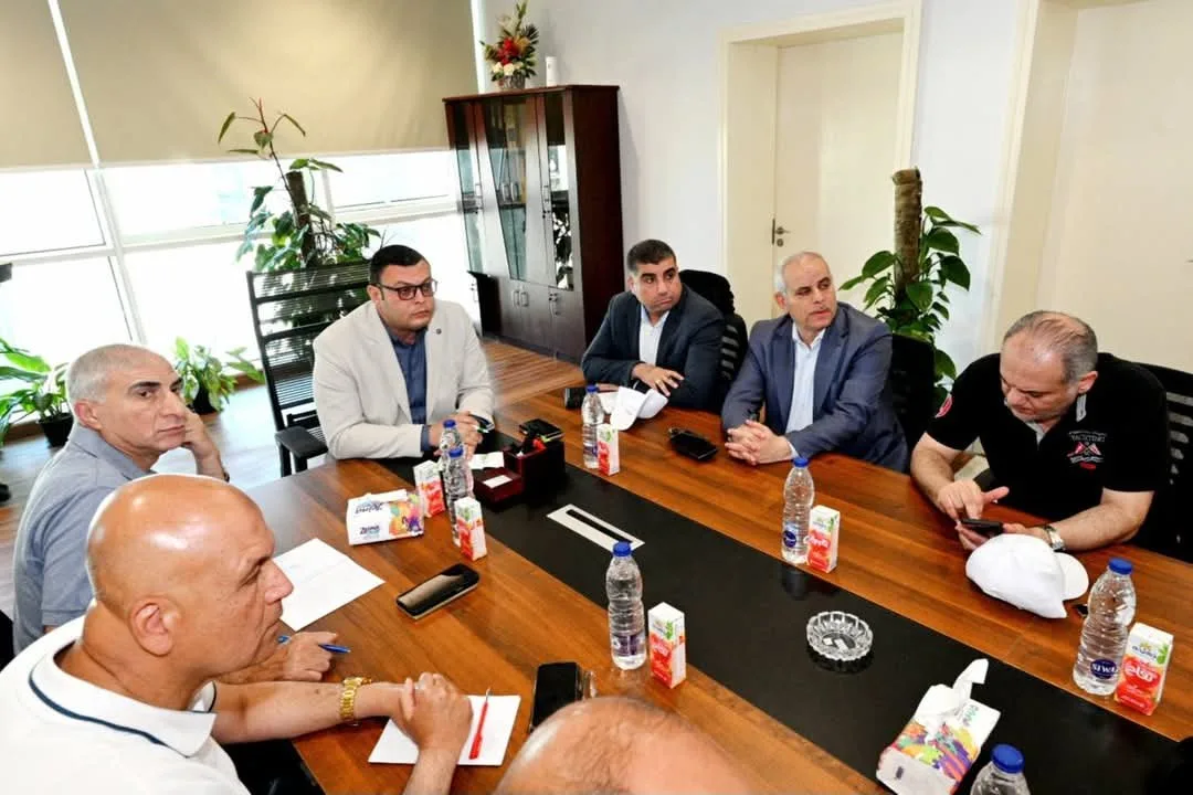 وزير الإسكان يجتمع في مقر جهاز العلمين الجديدة لمراجعة تقدم تسليم وتشغيل المشاريع. وزير الإسكان يجتمع في مقر جهاز العلمين الجديدة لمراجعة تقدم تسليم وتشغيل المشاريع.