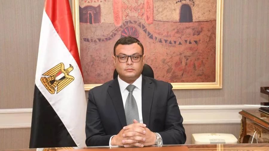 وزير الإسكان يجتمع مع النواب والمساعدين من “المجتمعات العمرانية” وزير الإسكان يجتمع مع النواب والمساعدين من “المجتمعات العمرانية”