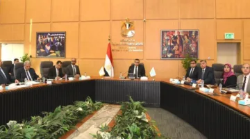وزير الإسكان يراجع مشاريع مياه الشرب والصرف الصحي في إطار “حياة كريمة” بمحافظتي الغربية ودمياط