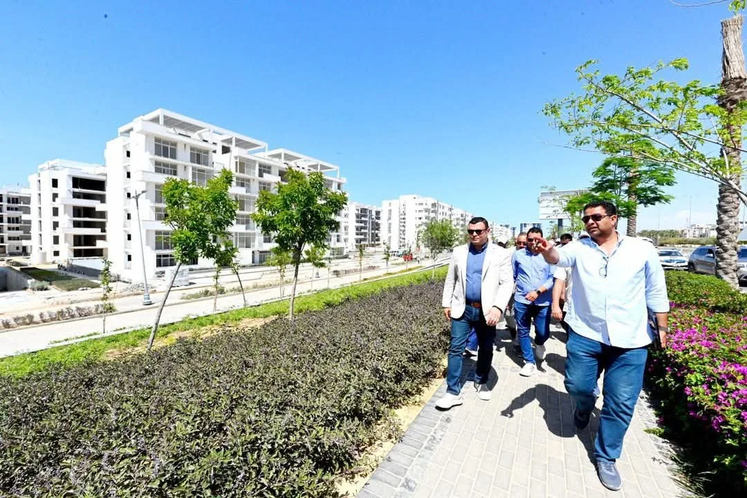 وزير الإسكان يزور كومبوند مزارين والممشى السياحي في مدينة العلمين الجديدة وزير الإسكان يزور كومبوند مزارين والممشى السياحي في مدينة العلمين الجديدة