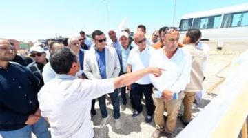 وزير الإسكان يزور مواقع عمل البحيرات والطرق وبوابات مارينا الساحل الشمالي