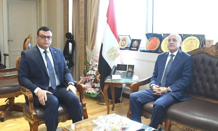 وزير الإسكان يستقبل محافظ الأقصر لمتابعة مشروعات مبادرة "حياة كريمة"