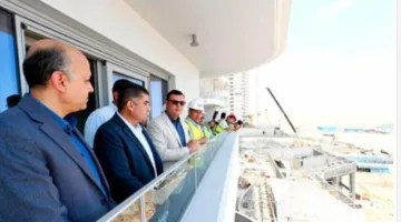 وزير الإسكان يشرع في جولة استكشافية في مدينة العلمين الجديدة