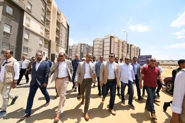وزير الإسكان يطلع على الموقف التنفيذي لمشروع سكن مصر والوحدات المتبقي تسليمها