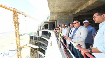 وزير الإسكان يقوم بزيارة تفقدية في مدينة العلمين الجديدة