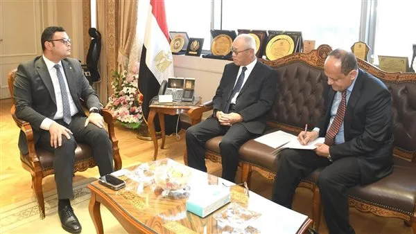 وزير الإسكان يلتقي السفير الياباني في القاهرة لمناقشة كيفية تعزيز التعاون بين البلدين. وزير الإسكان يلتقي السفير الياباني في القاهرة لمناقشة كيفية تعزيز التعاون بين البلدين.