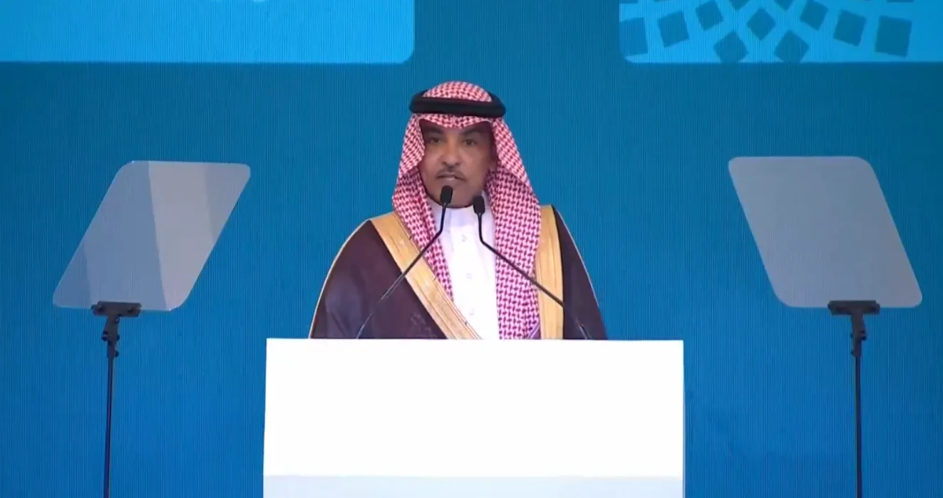 وزير الإعلام: المملكة تُظهِر من خلال الحج قدرتها على تقديم تجربة عالمية في التنظيم والارتقاء بالخدمة. وزير الإعلام: المملكة تُظهِر من خلال الحج قدرتها على تقديم تجربة عالمية في التنظيم والارتقاء بالخدمة.