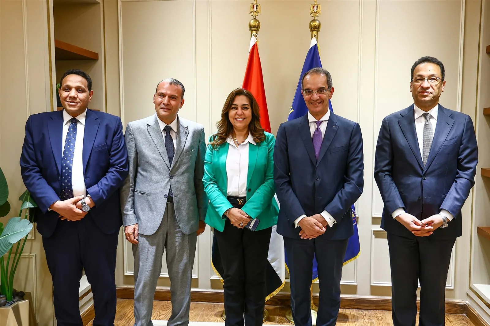 وزير الاتصالات: تزويد مجمعات “حياة كريمة” بأحدث التقنيات لتحسين الخدمات المقدمة للمواطنين وزير الاتصالات: تزويد مجمعات “حياة كريمة” بأحدث التقنيات لتحسين الخدمات المقدمة للمواطنين