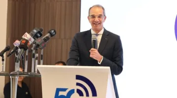 وزير الاتصالات: نهدف إلى تحقيق تغطية الإنترنت الثابت بالألياف الضوئية لنحو 50% من المستخدمين خلال خمس سنوات.