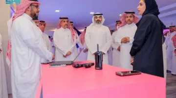 وزير الاتصالات وتقنية المعلومات يتفقد تحضيرات مجموعة stc الرقمية والتقنية لموسم الحج