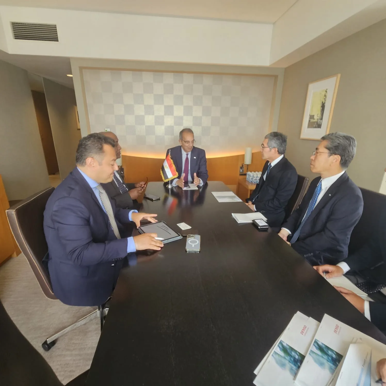 وزير الاتصالات يبحث مع مسئولي كبرى الشركات اليابانية التعاون وجذب استثمارات في مجالات البحث والتطوير