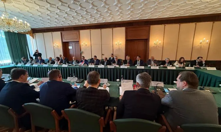 وزير الاستثمار ووزير الصناعة الروسيان يتوليان رئاسة اجتماعات اللجنة المشتركة وزير الاستثمار ووزير الصناعة الروسيان يتوليان رئاسة اجتماعات اللجنة المشتركة