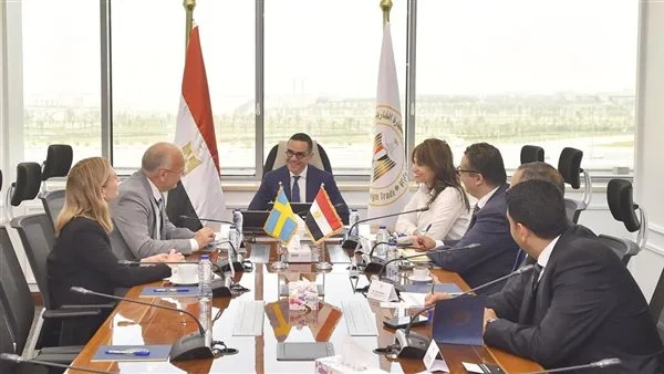 وزير الاستثمار يبحث مع السفير السويدي سبل تعزيز العلاقات الاقتصادية بين البلدين