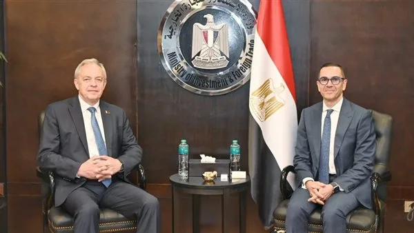 وزير الاستثمار يجتمع مع رئيس البرلمان البيلاروسي: توافق على تعزيز العلاقات التجارية والصناعية بين البلدين وزير الاستثمار يجتمع مع رئيس البرلمان البيلاروسي: توافق على تعزيز العلاقات التجارية والصناعية بين البلدين