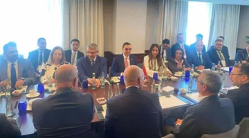 وزير الاستثمار يجتمع مع قادة غرف التجارة العربية في ألمانيا