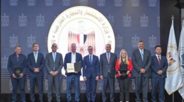 وزير الاستثمار يعلن عن منح 6 رخص ذهبية جديدة