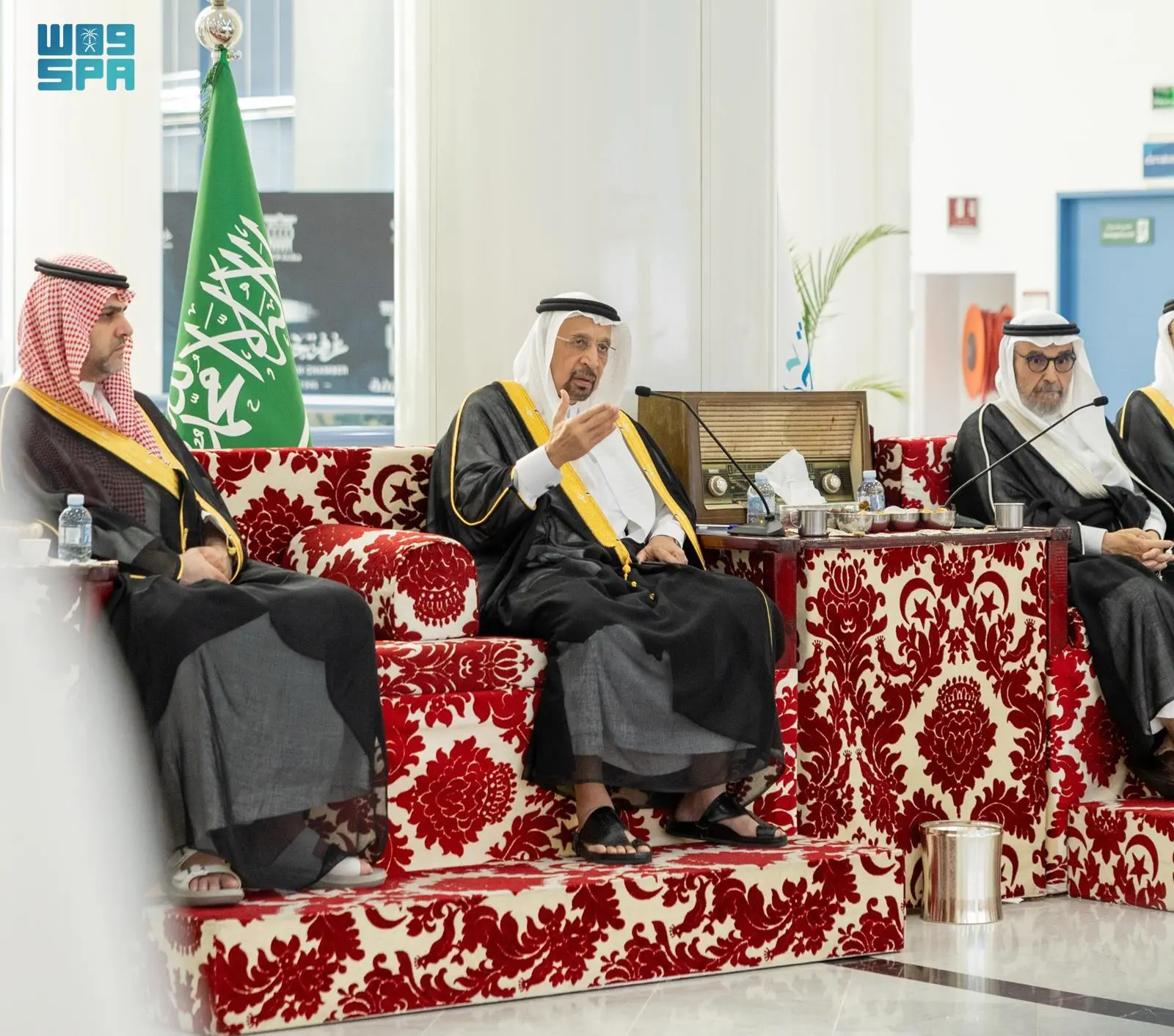 وزير الاستثمار يناقش مع رجال وسيدات الأعمال في منطقة مكة العقبات التي تواجه المستثمرين وزير الاستثمار يناقش مع رجال وسيدات الأعمال في منطقة مكة العقبات التي تواجه المستثمرين