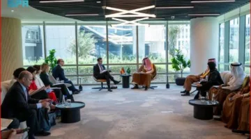 وزير الاقتصاد يناقش القضايا المشتركة مع وزير الاقتصاد الإسباني