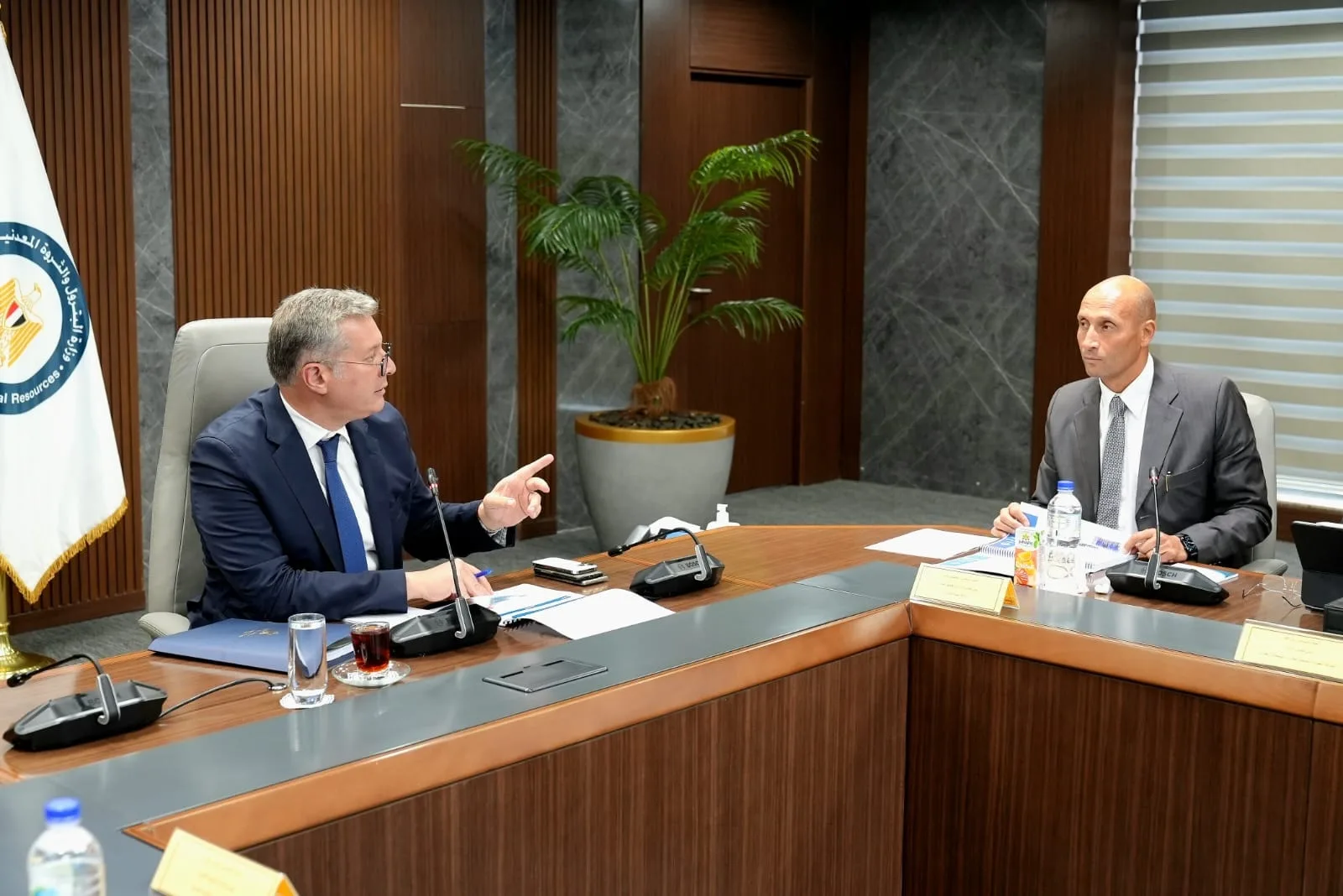 وزير البترول: استراتيجية شاملة لتعزيز كفاءة الطاقة وتطبيق الحلول الرقمية في مواقع العمل وزير البترول: استراتيجية شاملة لتعزيز كفاءة الطاقة وتطبيق الحلول الرقمية في مواقع العمل