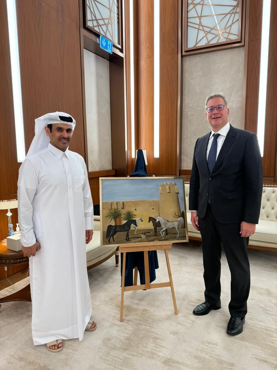 وزير البترول يجري محادثات في قطر لتعزيز التعاون في مجال الغاز وتوقيع اتفاقيات توريد طويلة الأمد.