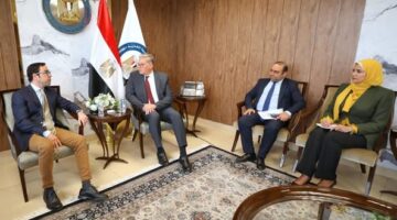 وزير البترول يعقد اجتماعًا مع “شارد كابيتال” لبحث تطورات العمل بمجمع البحر المتوسط للبتروكيماويات في العلمين الجديدة