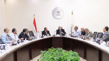 وزير التعليم العالي يعقد اجتماعًا مع أعضاء اللجنة الوزارية لتعيين أعضاء هيئة التدريس