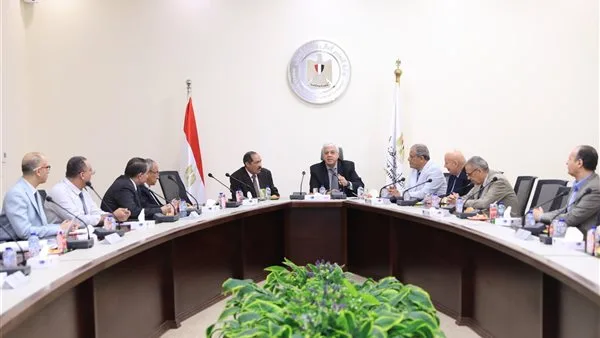 وزير التعليم العالي يعقد اجتماعًا مع أعضاء اللجنة الوزارية لتعيين أعضاء هيئة التدريس وزير التعليم العالي يعقد اجتماعًا مع أعضاء اللجنة الوزارية لتعيين أعضاء هيئة التدريس