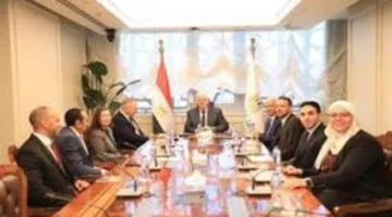 وزير التعليم العالي يلتقي نائب الرئيس الأكاديمي لجامعة شرق لندن البريطانية