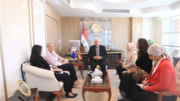 وزير التعليم العالي يناقش مع سفيرة الاتحاد الأوروبي في القاهرة تعزيز التعاون بين مصر والاتحاد الأوروبي. وزير التعليم العالي يناقش مع سفيرة الاتحاد الأوروبي في القاهرة تعزيز التعاون بين مصر والاتحاد الأوروبي.