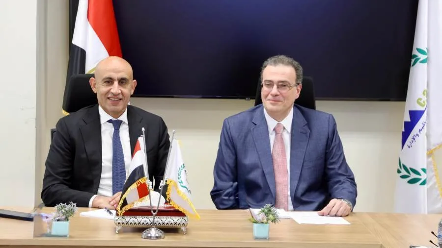 وزير التعليم يشيد بقرار "التنظيم والإدارة" فتح العمل خارج المحافظة